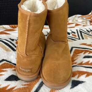 BearPaw Boots TAN  KoolaBurra Size 8